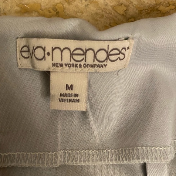 New York & Co. Eva Mendez Light Gray lace sequins skirt. Medium - Picture 4 of 9